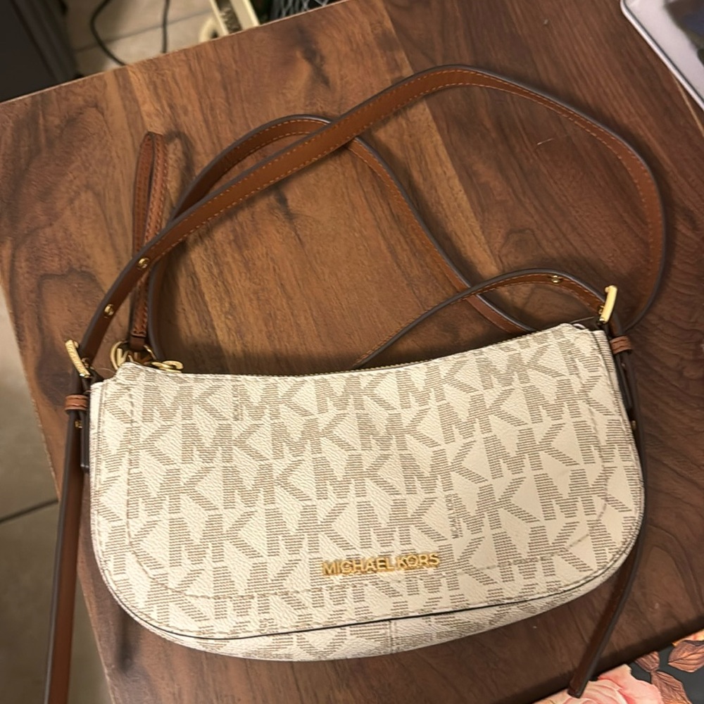 Small crossbody